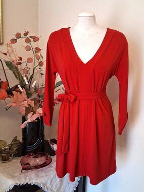 NWOT Dotty Well Tailored Red Dress ¾ Sleeve V-Neck Quality Midi Dresses M